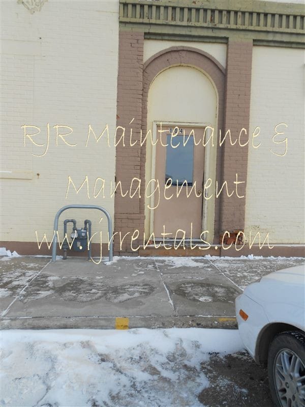 Building Photo - 2 br, 1 bath Triplex - 104 4th Ave # 1