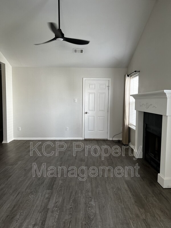 Foto del edificio - 5708 Whitney Cir