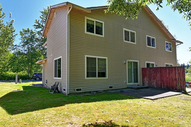 Building Photo - 504 Alder Pl