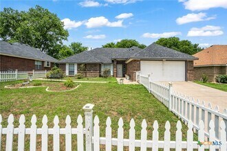 Building Photo - 406 Gina Dr