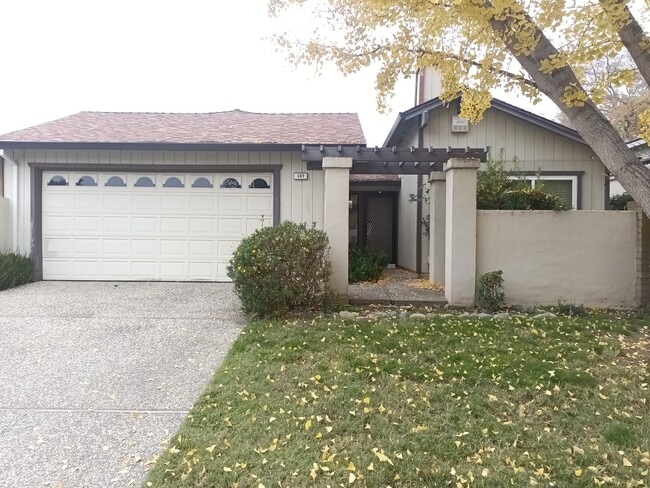 Photo - 107 Petrilli Cir House