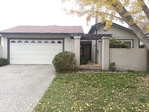 Building Photo - 107 Petrilli Cir