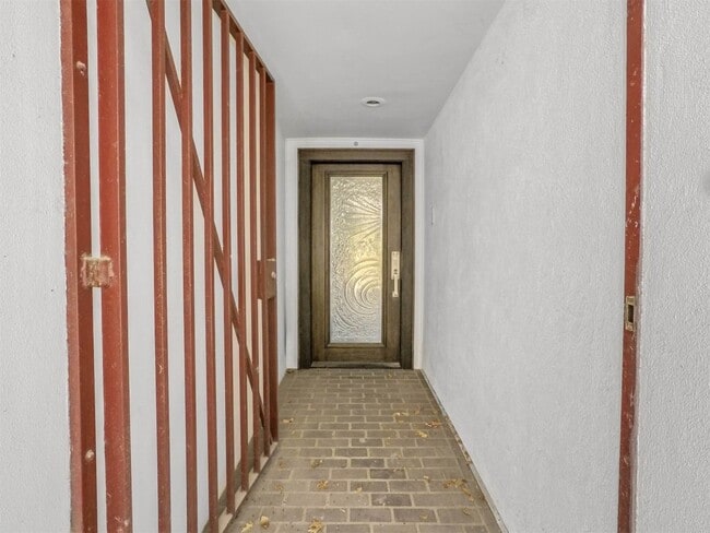 Foto del edificio - 3407 Roseland St