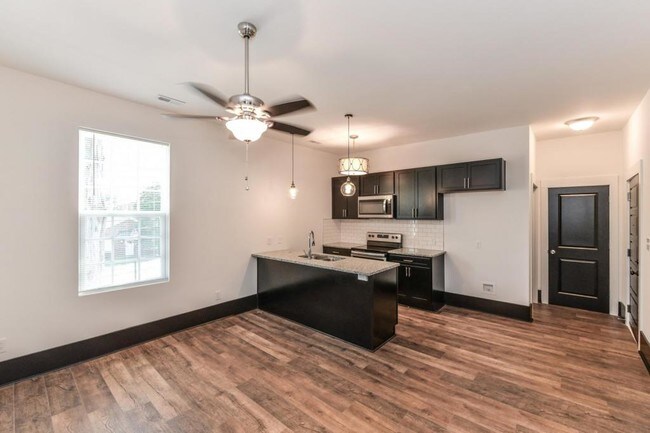 Foto del edificio - 21 W Liberty St Unit 201