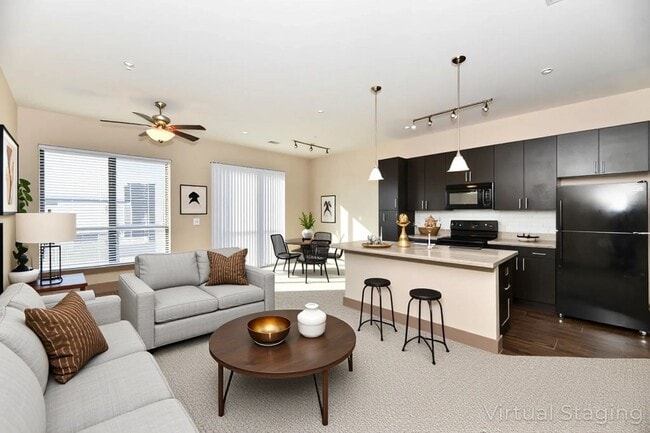 Interior Photo - Mezz 42