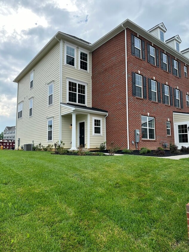 Primary Photo - Coming Soon! End unit townhome in Darley G...