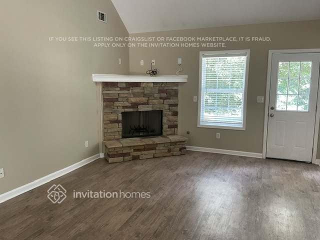 Building Photo - 1425 River Falls View