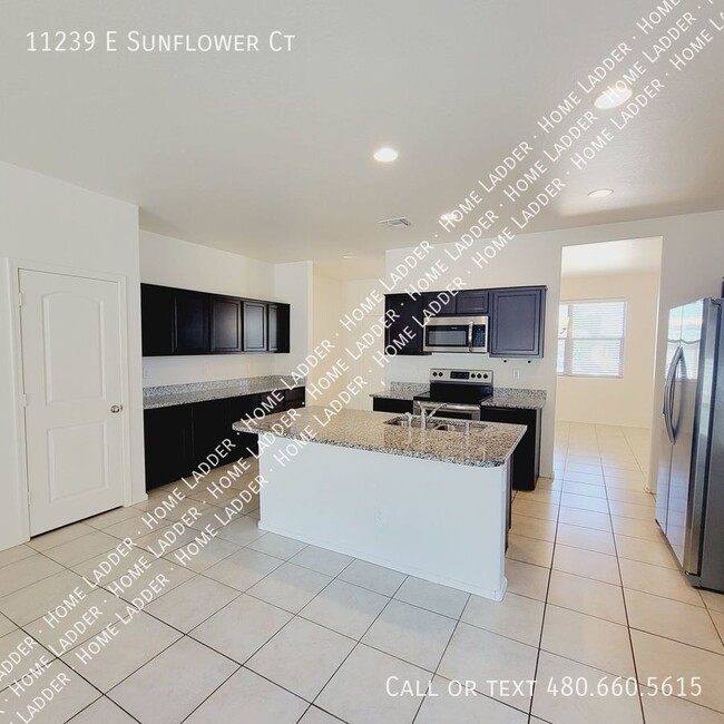 Building Photo - Single Level Florence Home Ready For Immed...