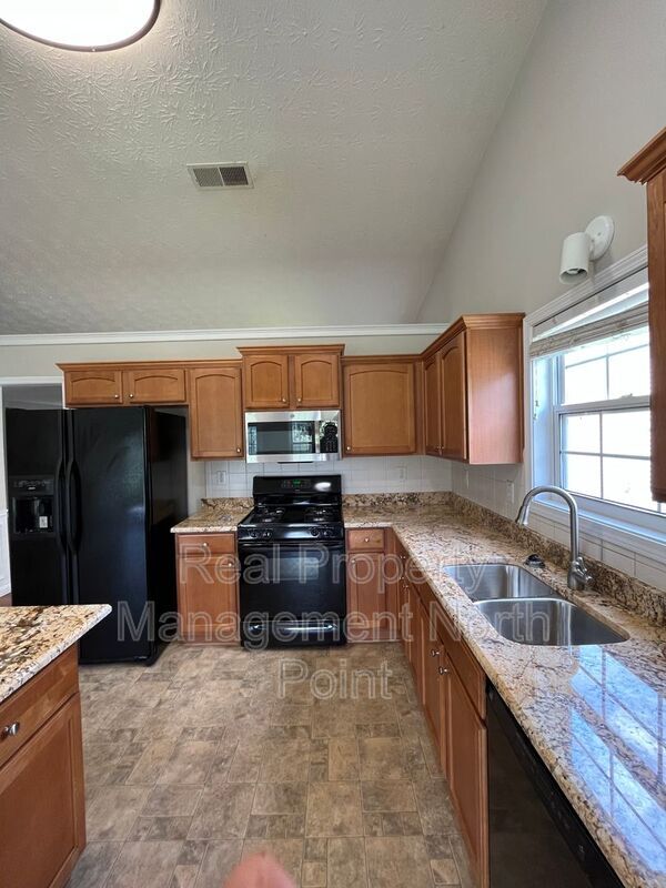 Building Photo - 3015 Millpine Ct NE
