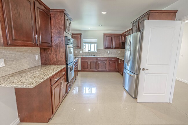 Foto del edificio - Spacious Single-Story 3-Bedroom Home in Va...