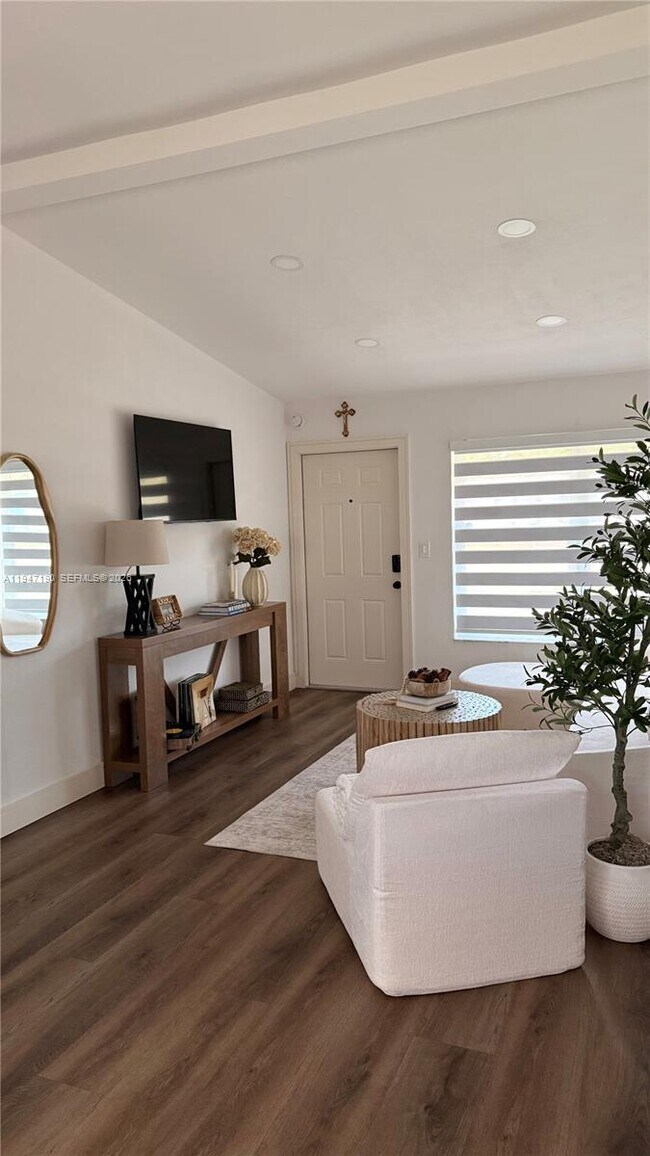 Building Photo - 1108 SW 22nd Terrace