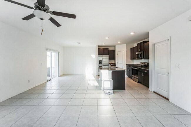 Foto del edificio - Modern Home 4-Bed, 2.5 Bath | Prime Riverv...