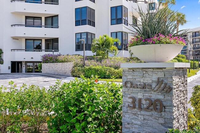 Foto del edificio - 3120 S Ocean Blvd