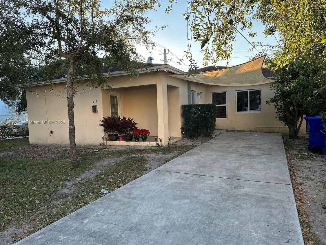 Foto principal - 513 NW 77th St