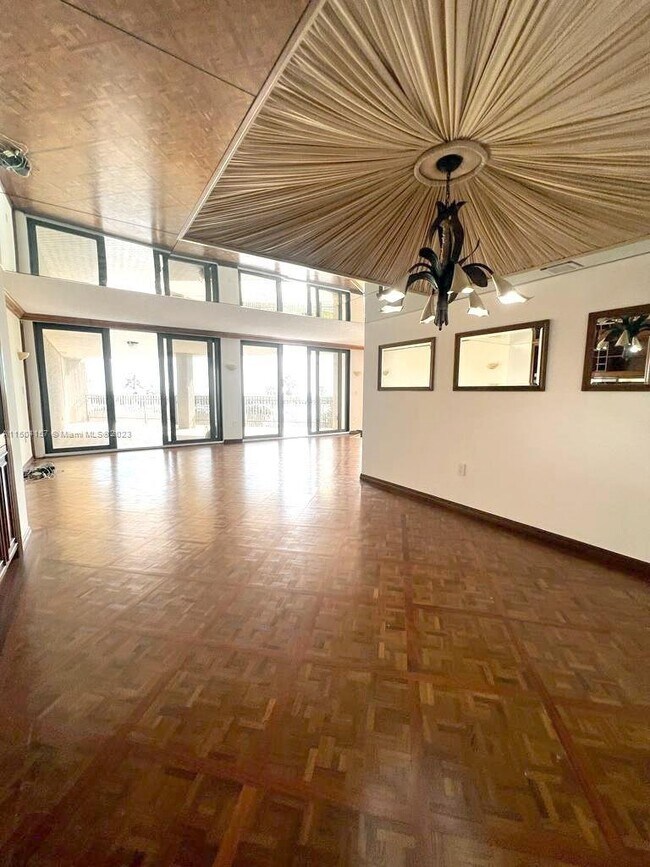 Foto del edificio - 2901 S Bayshore Dr