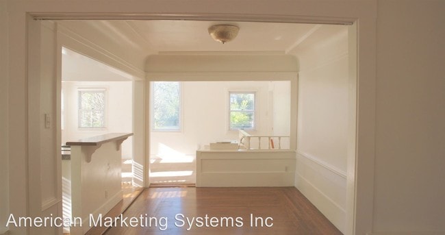 Building Photo - 15 Entrata Ave