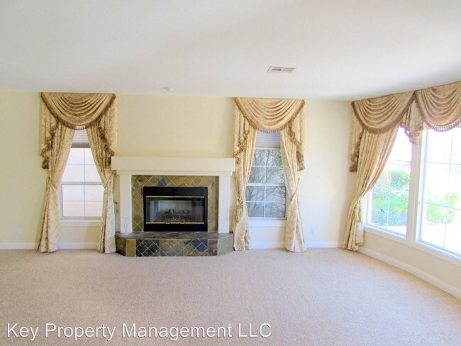 Building Photo - 5 br, 4.5 bath House - 2425 Tour Edition Dr