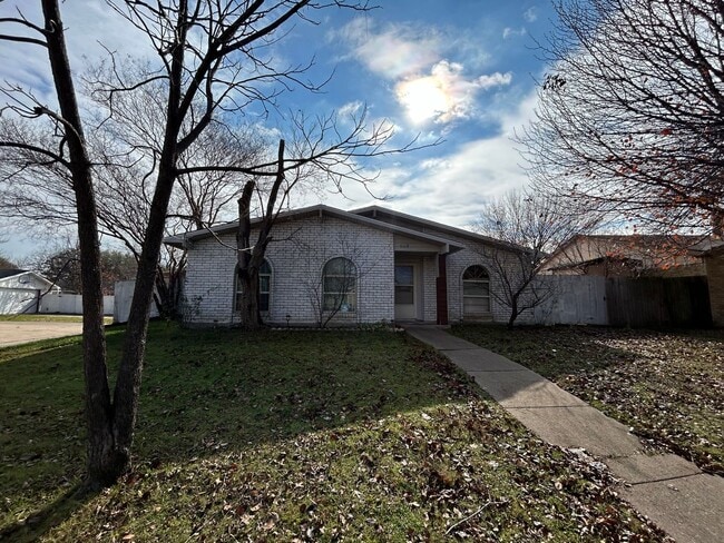 Foto del edificio - Step inside and be captivated by the warmth of this House!