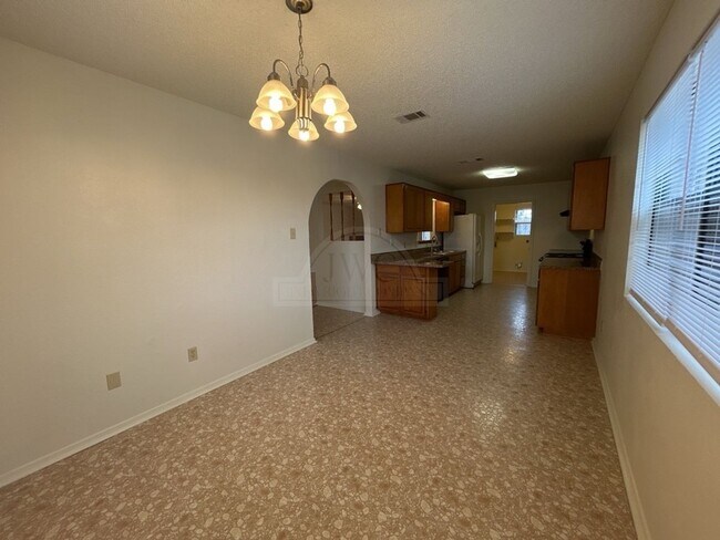 Foto del edificio - 3422 Chisholm Trail