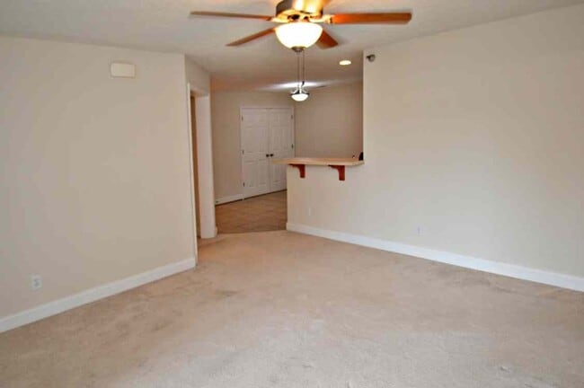 Building Photo - 623 Wyndhurst Dr