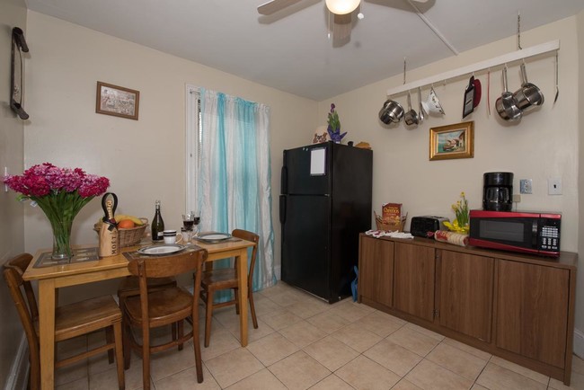 Building Photo - 2 bedroom in Easton PA 18042