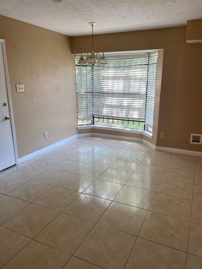 Foto del edificio - 13411 Boonway Dr
