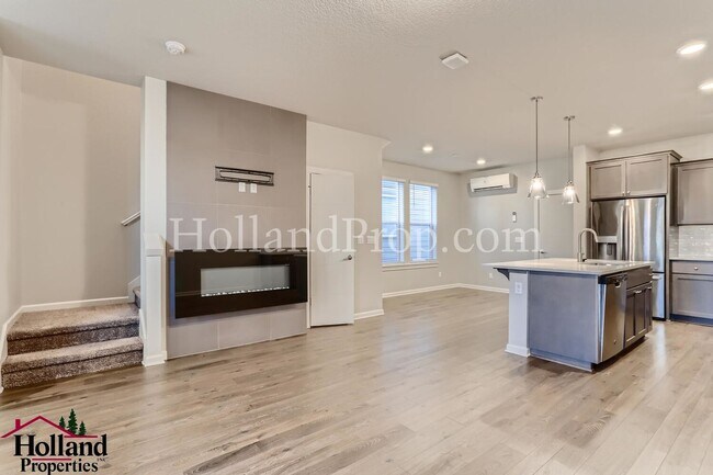 Building Photo - ** COMING SOON ** - Beautiful 3 Bed 2.5 Ba...