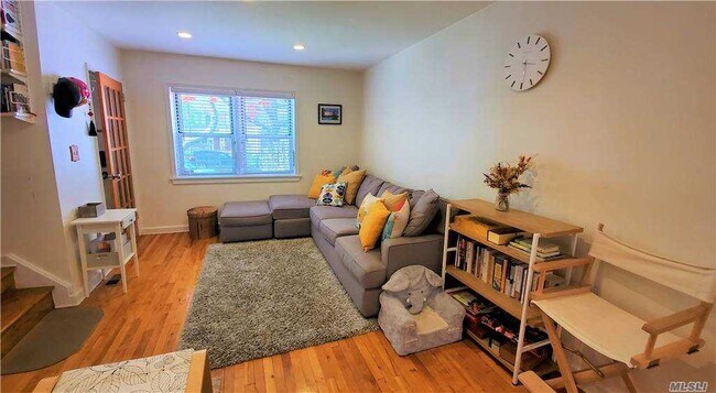 Foto del edificio - 110-46 65th Ave