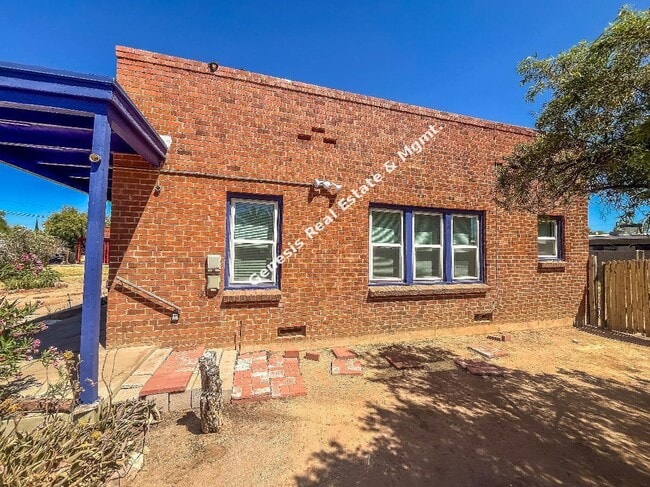Building Photo - 3456 E 1st St
