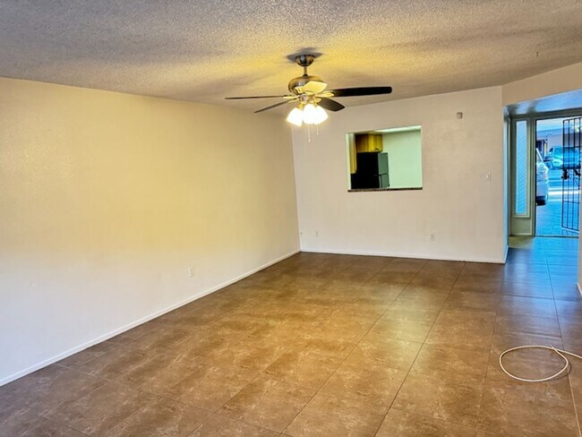 Foto del edificio - 2 bedroom townhome in Phoenix