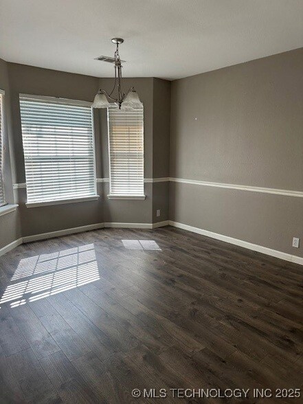 Foto del edificio - 2206 West 120th Ct S