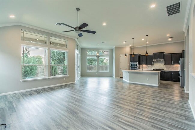 Foto del edificio - 435 Freeman Park Pl