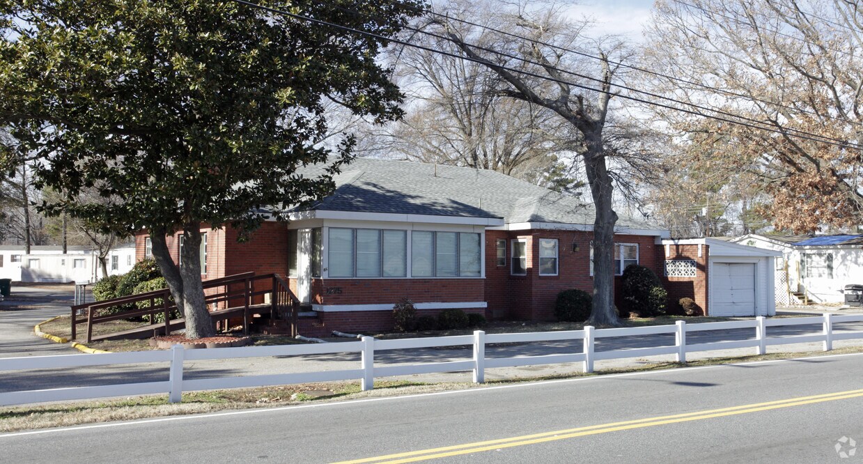 Primary Photo - Colonial Run