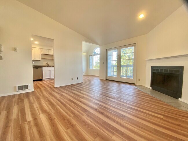 Living room 2 - 12027 SE 60th St