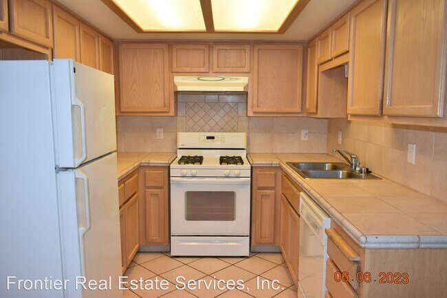 Foto del edificio - 3 br, 2.5 bath House - 179 E Upjohn Ave
