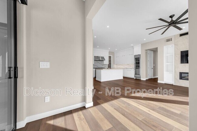 Building Photo - 31 Campolina St