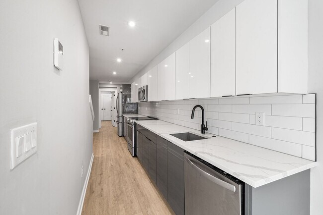 Foto del edificio - Luxury Multifamily Building w/ High End Fi...