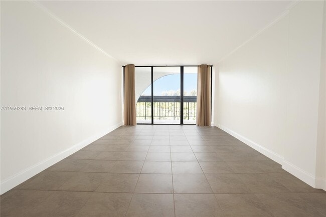 Foto del edificio - 2715 Tigertail Ave