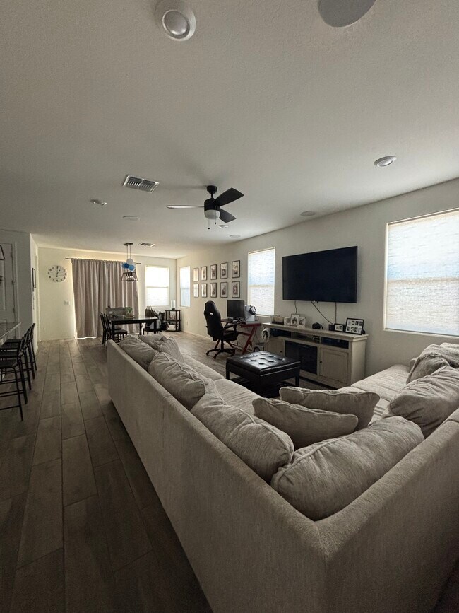 Foto del edificio - 36423 W San Sisto Ave