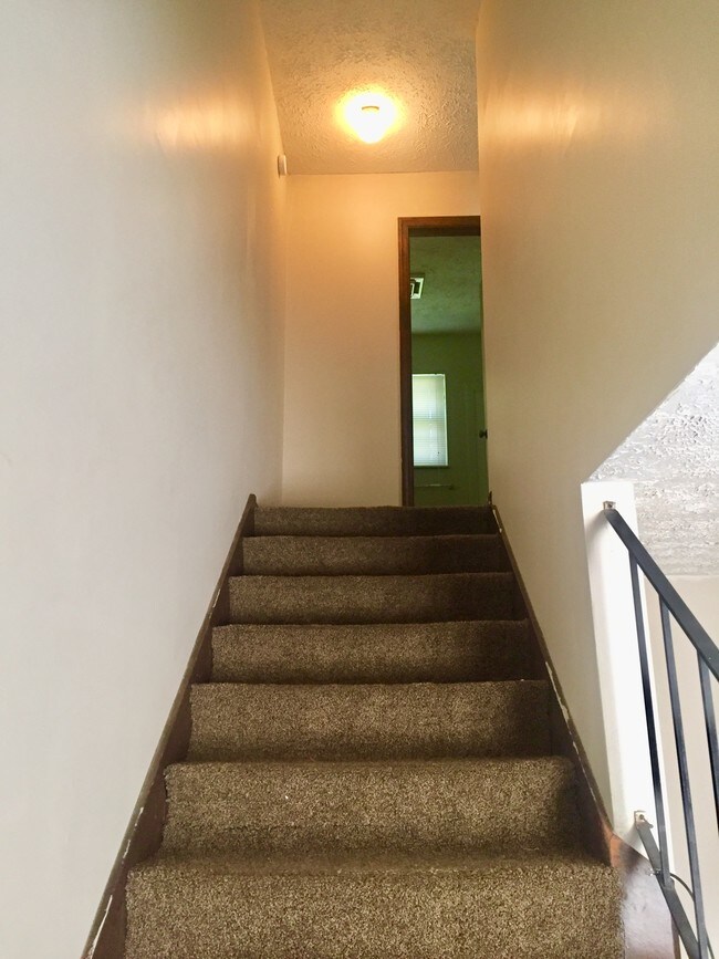 Building Photo - 1808 Parkwood Ln