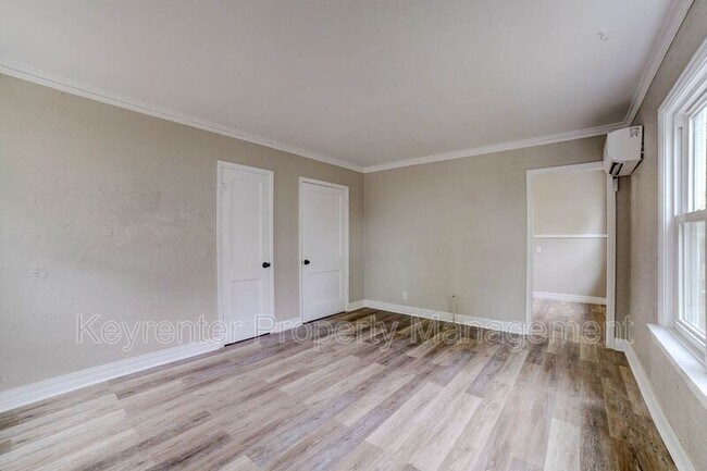 Foto del edificio - 1419 N Winston Ave