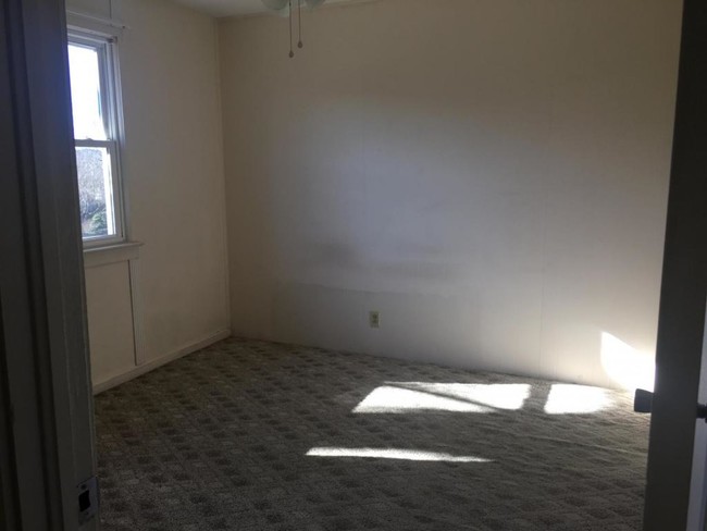 Building Photo - 102 Elm Bend Road