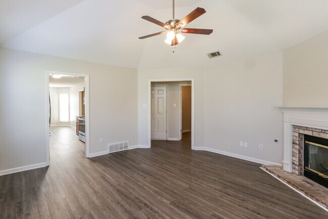 Foto del edificio - 10104 Cross Hill Dr