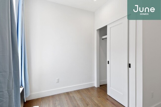 Foto del edificio - ROOM ONLY in 3-bed/1.0-bath Home