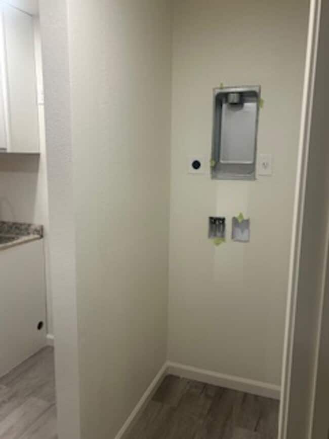 Building Photo - 3912 Amigo Dr