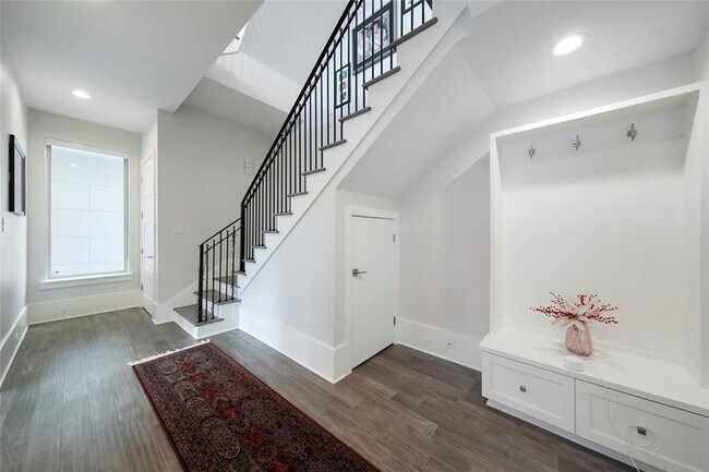 Building Photo - 1810 Branard St