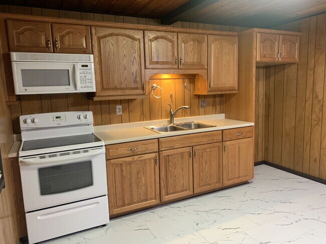 Foto del edificio - Darling 2-bedroom cabin in the woods!