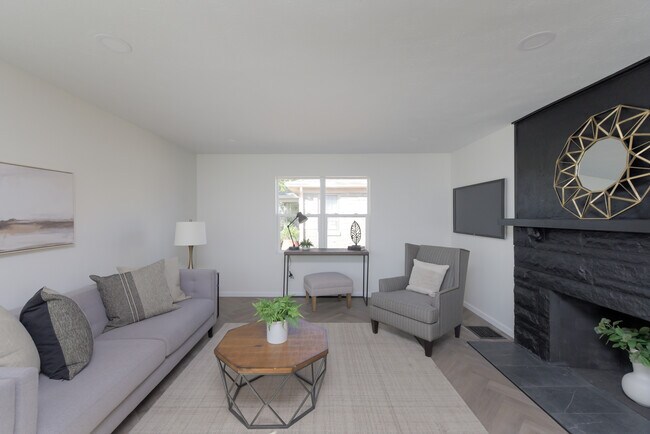 Foto del edificio - 1229 N Irvington Ave