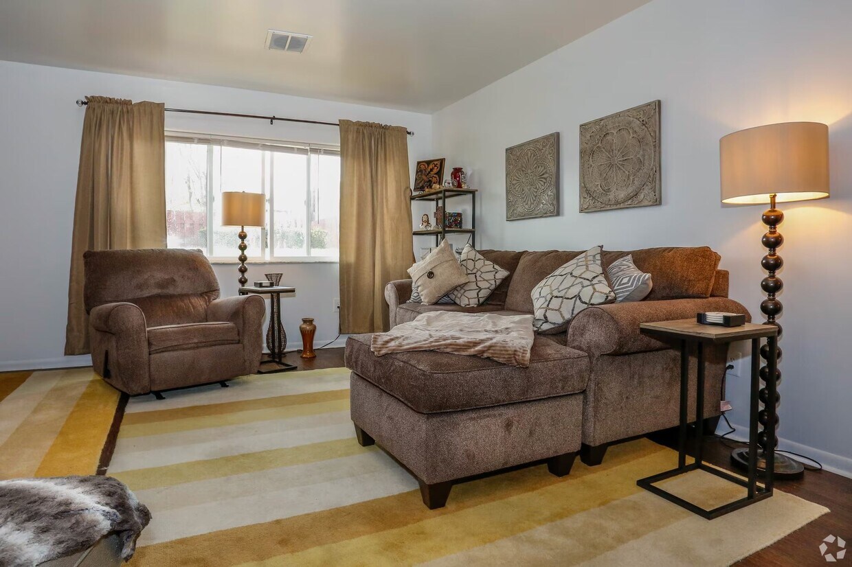 Foto principal - Lakeshore Place