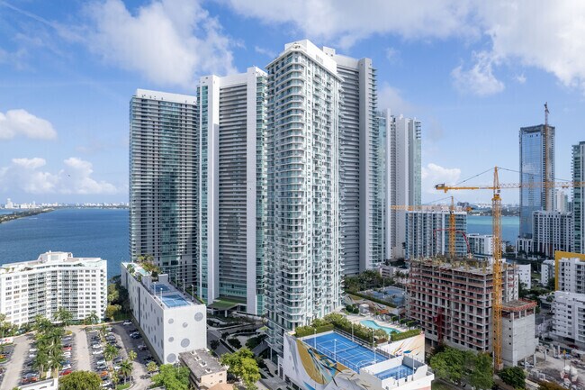 Building Photo - GranParaiso